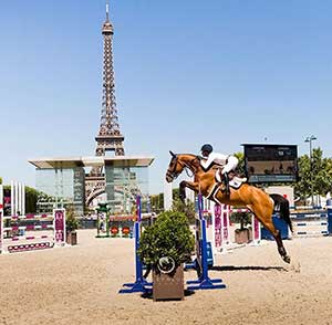 Jessica Springsteen showjumping (Photo: Ashley Neuhof)