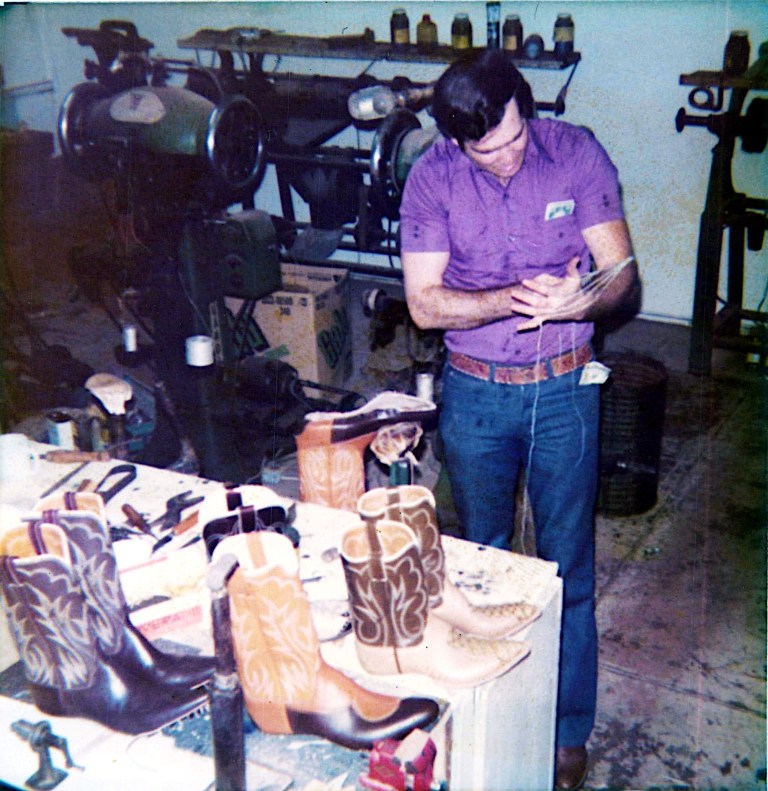 Alan Bell, in 1975, making inseaming strings while working for bootmaker Tex Robin in Coleman, Texas. Alan Bell, in 1975, making inseaming strings while working for bootmaker Tex Robin in Coleman, Texas.