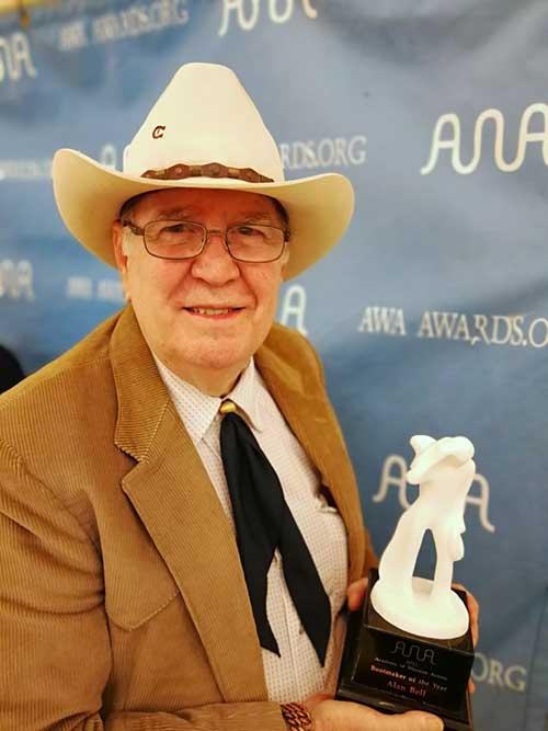 Alan Bell with his 2017 Academy of Western Artists Will Rogers Bootmaker of the Year Award.